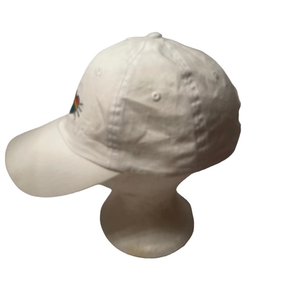 White Adjustable Hat With a Rainbow Heart - Picture 4 of 8
